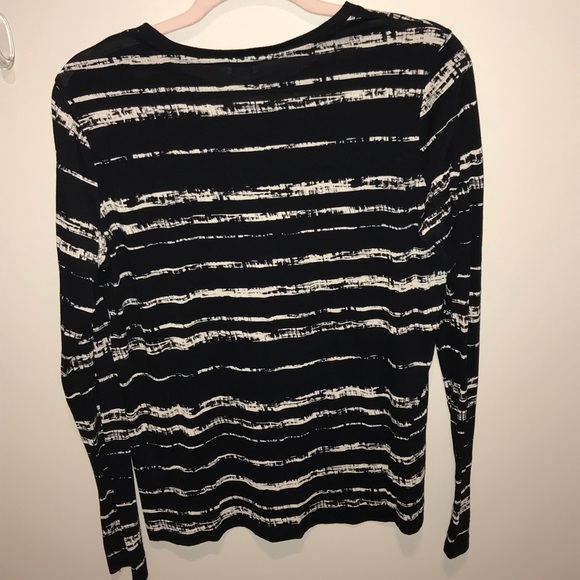 Vince. Black long sleeve patterned top - Picture 2 of 6